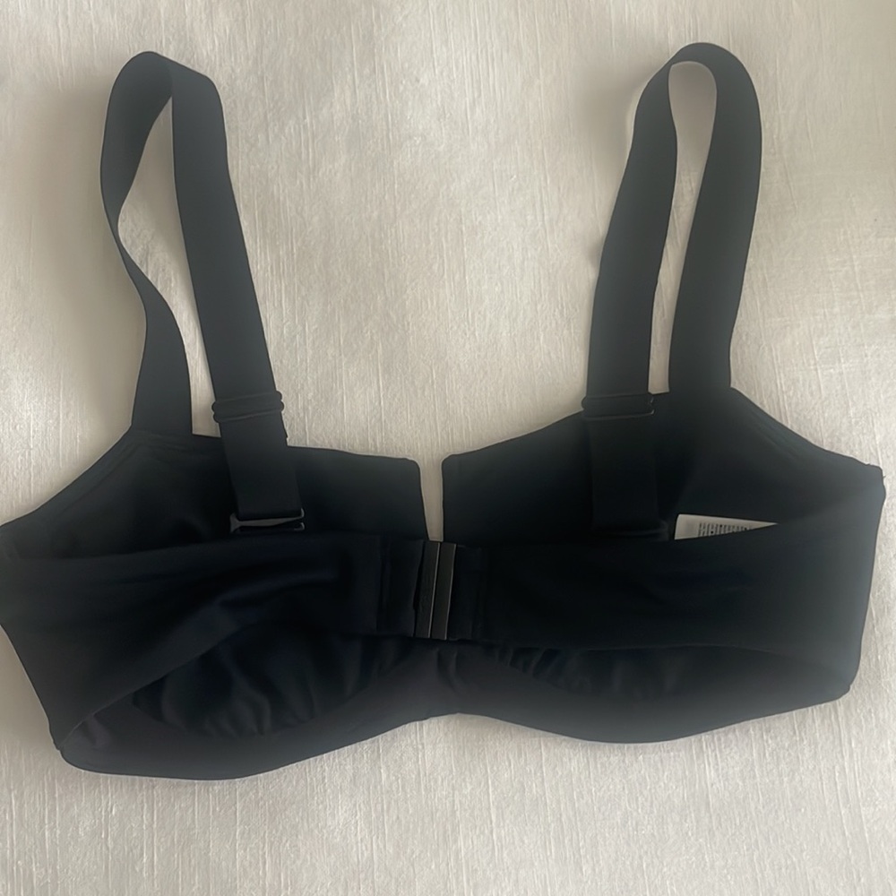 NWOT! Athleta black or blue convertible sports bra.32 B/C, 34B/C cross/reg strap